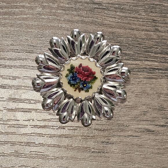 Vintage Petit Point Needlepoint Bouquet in Silver tone Flower Frame - Picture 1 of 4